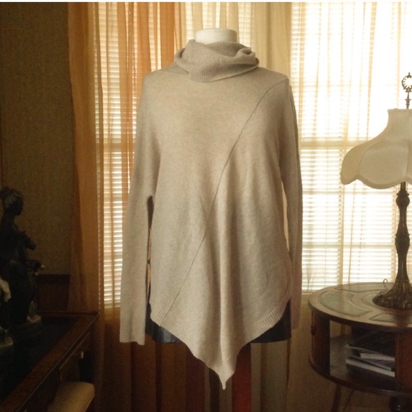 360Sweater Cashmere Hi-Lo Turtle Neck Tan Sweater - Picture 3 of 11